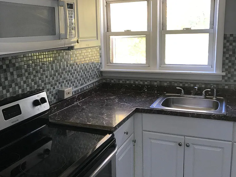 108 Franklin St #3 — Photo 3