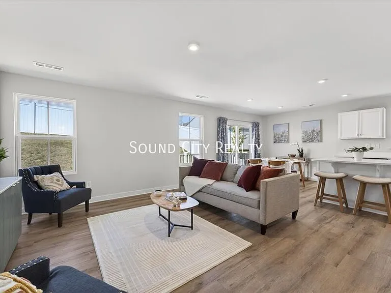 2648 Thornton Grove Blvd — Photo 3