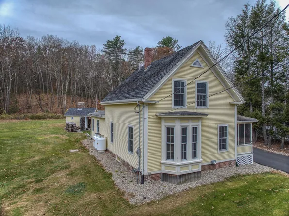 3 Amesbury Road, Newton, NH 03858