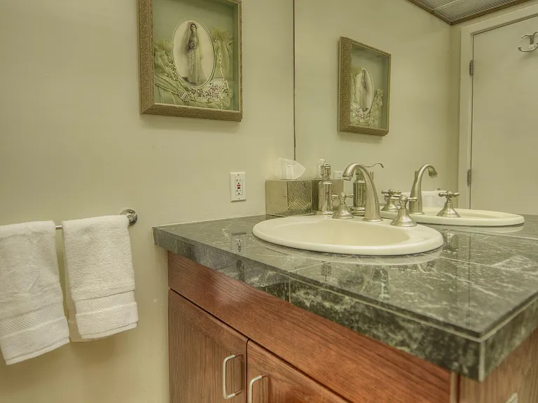 1523 W Vista Ave — Photo 16