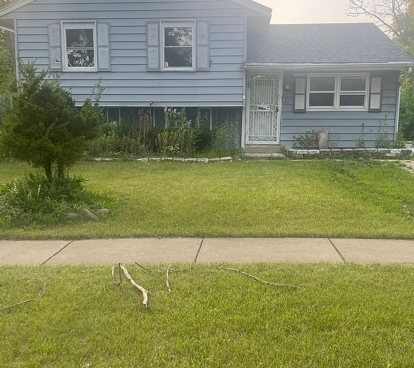 1st image of 2849 223rd Pl