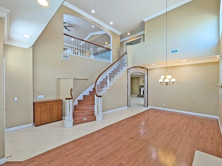 17801 Powell Pl — Photo 5