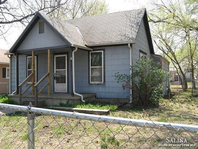 1st image of 627 Washington St