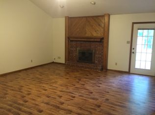 801 Meadowrue Rd, Russellville, AR 72802