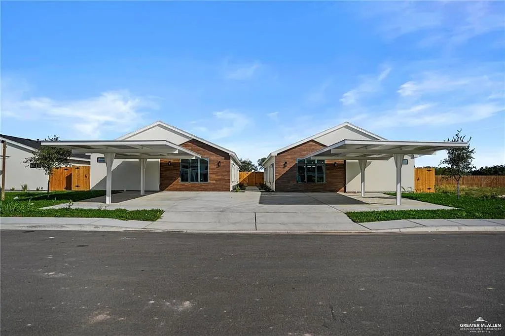 3 bed, 2.0 bath, 1161 sqft, $1,400 — Photo 1