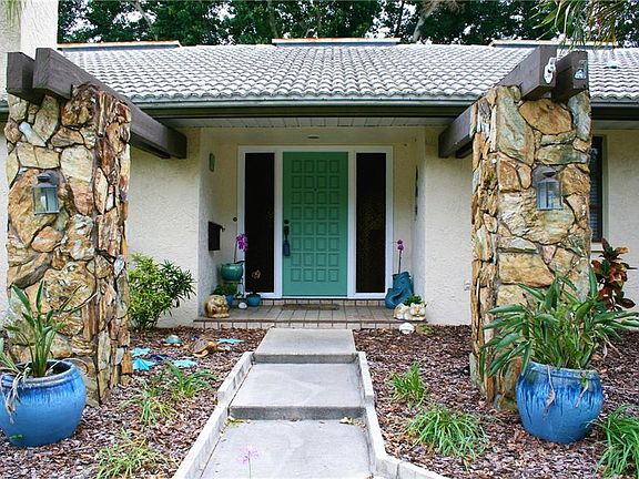 3rd image of 1362 46th Ave NE