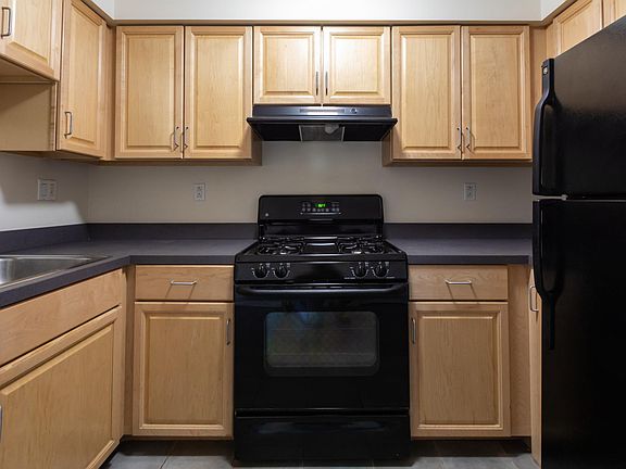 5th image of 29 S Main St Unit 208