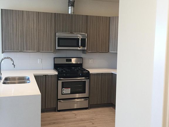3rd image of 11224 Morrison St APT 101