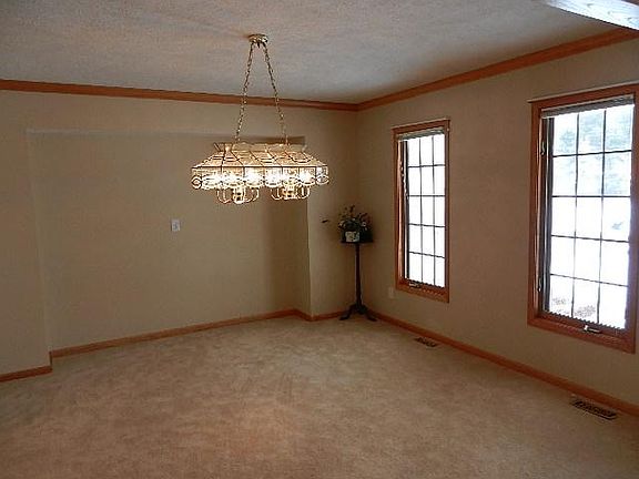 4th image of 4540 Wellington Dr