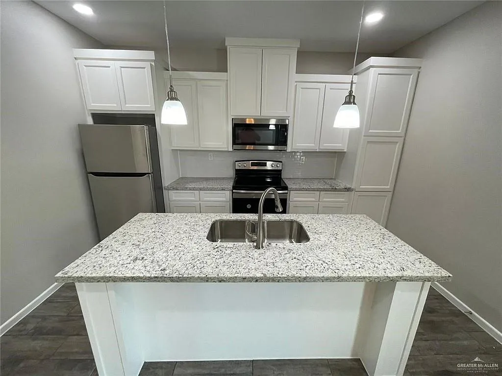 3 bed, 2.0 bath, $1,175 — Photo 4