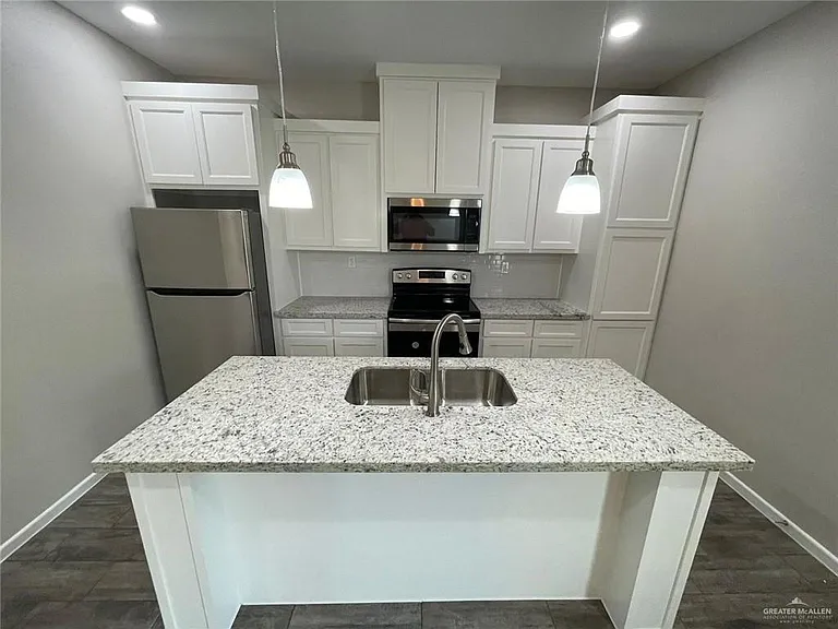 5805 Sandpiper Ave #4 — Photo 4