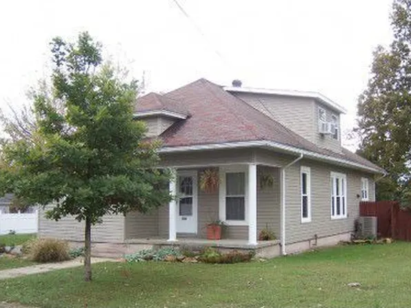 305 N Ervin St, Pittsburg, IL 62974