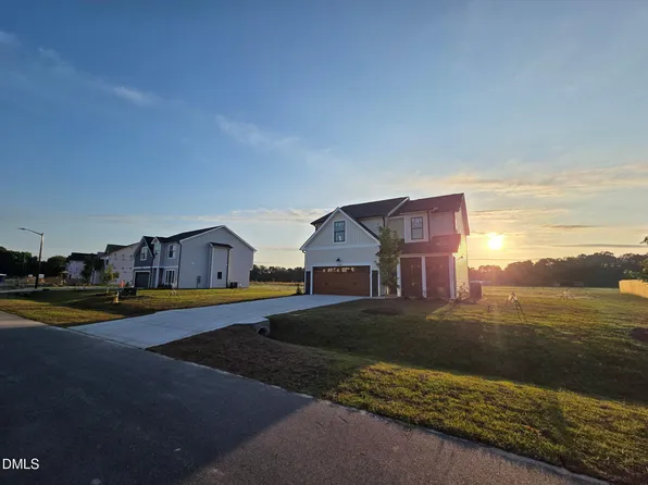 1538 Eastbay Dr, Fayetteville, NC 28312
