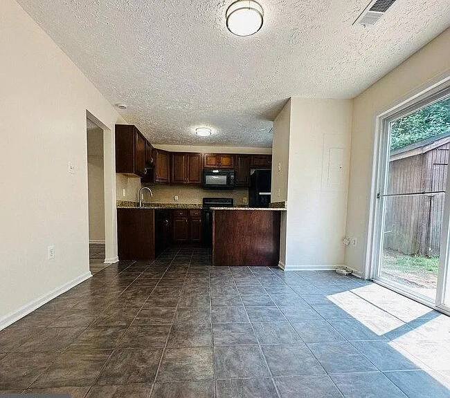9658 Woodhue Ct — Photo 10