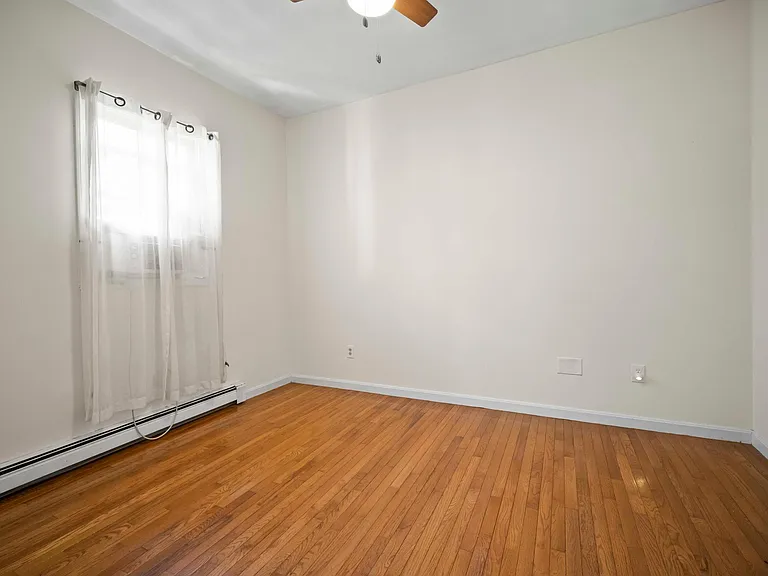 38 Pleasant St #6 — Photo 14