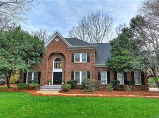 8416 Brownes Pond Ln, Charlotte, NC 28277