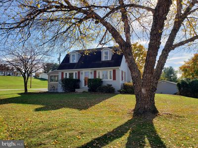 200 Evergreen Ln, York, PA, 17408