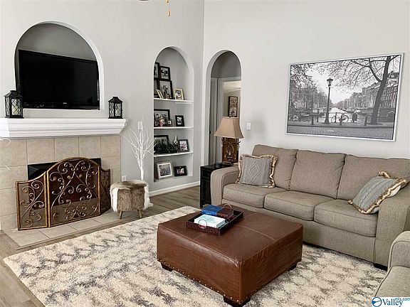 3rd image of 5244 Promenade Dr