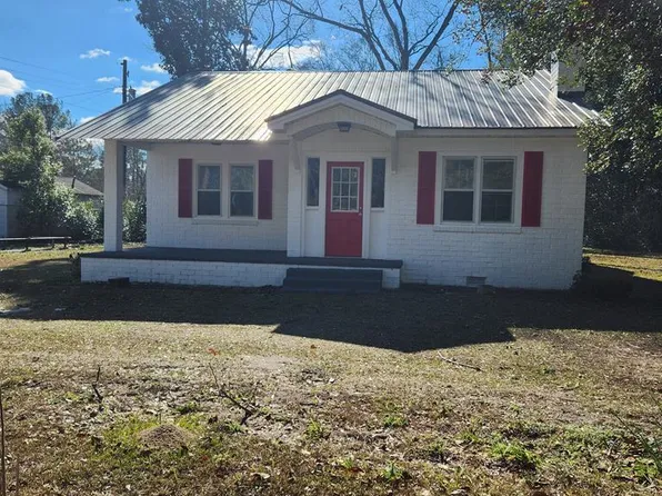 718 Baker Hwy E, Douglas, GA 31533
