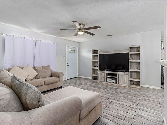 2nd image of 513 Pamela Dr