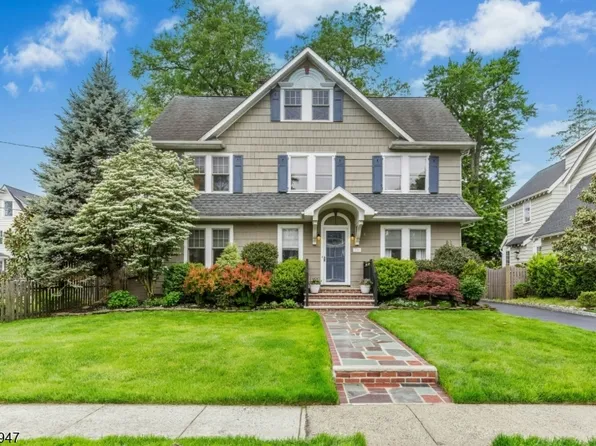 520 Dorian Ct, Westfield Town, NJ 07090