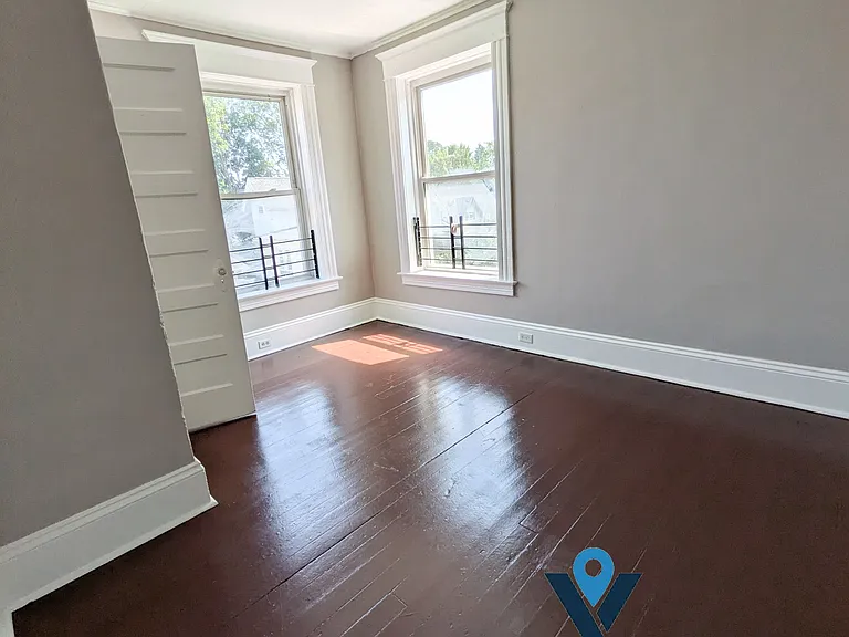 168 Essex St #3L — Photo 7
