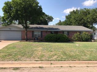 1405 Compton St, Stamford, TX 79553