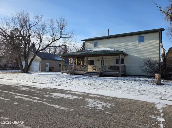 202 2nd St NW, Climax, MN 56523