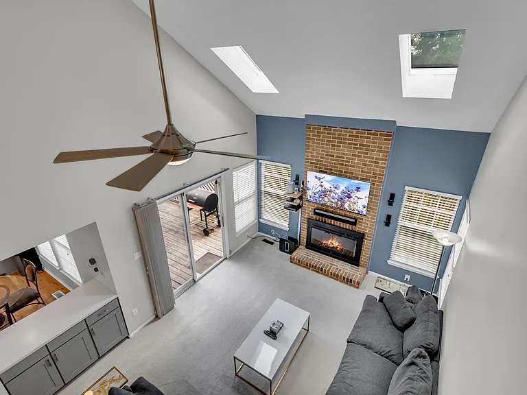 1402 Bermuda Dunes Ct — Photo 39