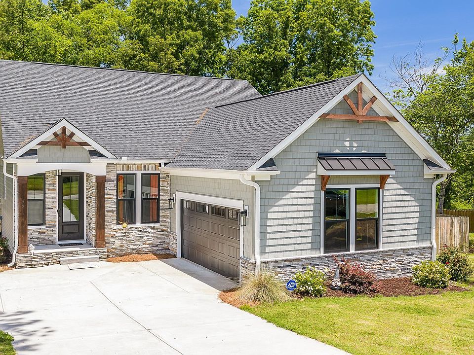 1st image of 125 Carpenter Rd