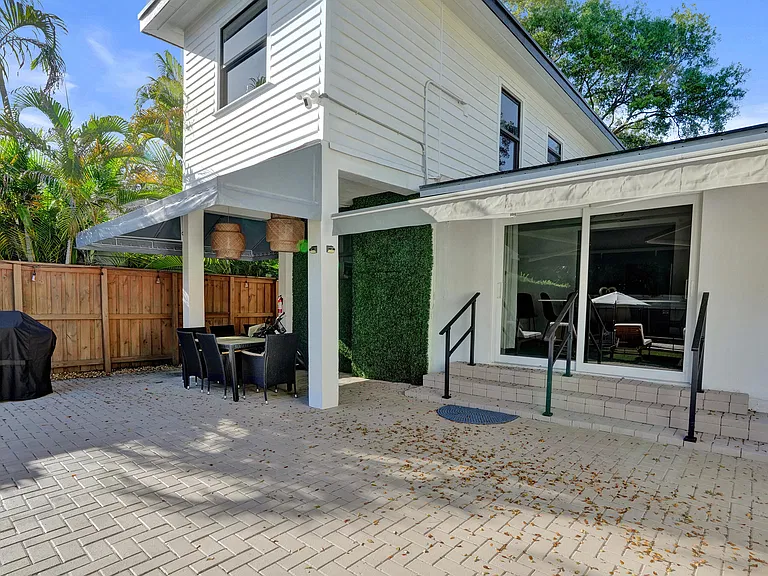 1606 SE 1st St — Photo 40