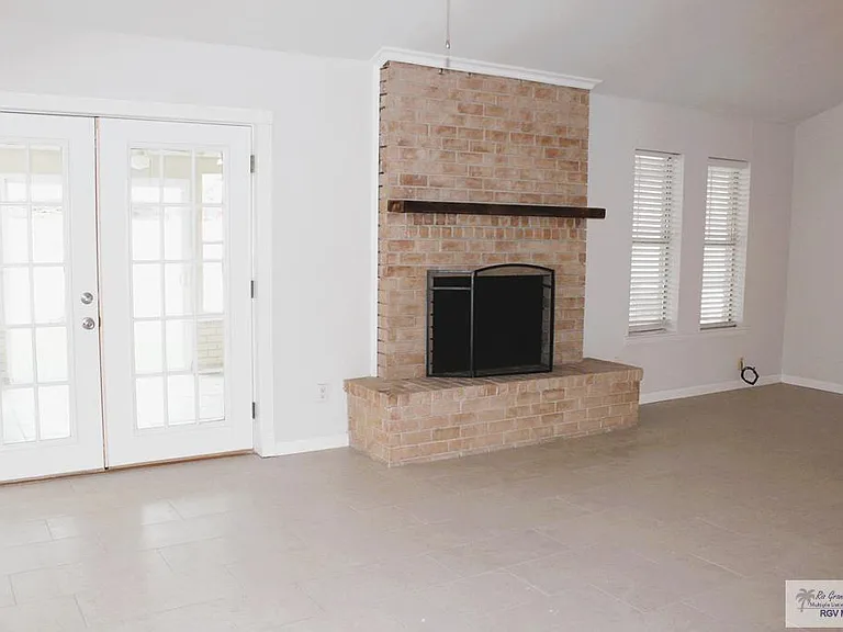 1209 E Williamson Ave — Photo 6