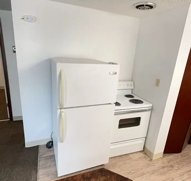 614 Maple St — Photo 3