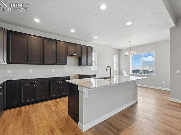 4th image of 16846 Greenfield Dr