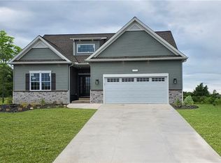 5572 Cooper Rdg, Hamburg, NY 14075