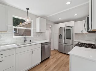923 N 98th St, Seattle, WA 98103
