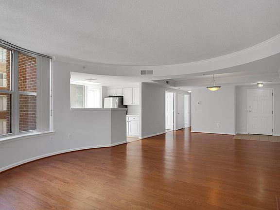 5th image of 3830 9th St N APT 701W