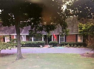 118 Frontenac Forest St, Saint Louis, MO 63131