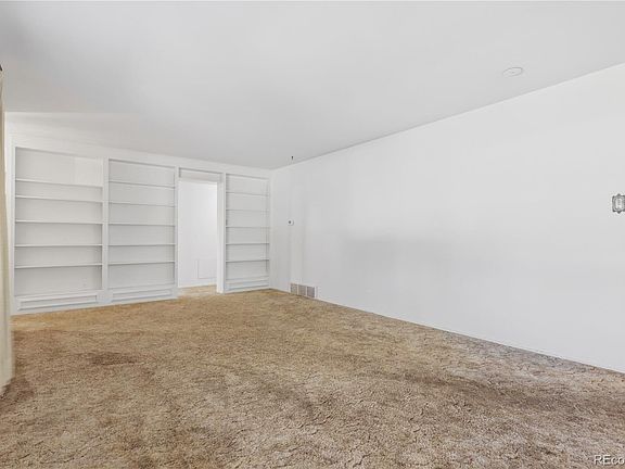 5th image of 6376 S Valleyview Street