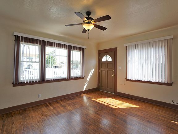 3rd image of 3824 36th St