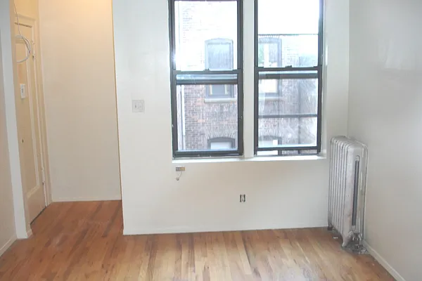 Rented by City Connections Realty | media 5