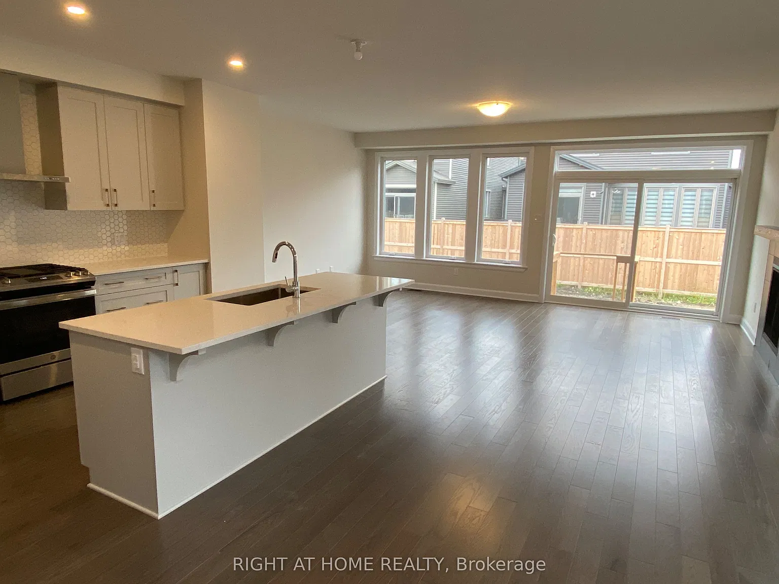 4 bed, $3,300 — Photo 2