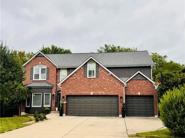 1149 SW Sunflower Dr, Lees Summit, MO 64081