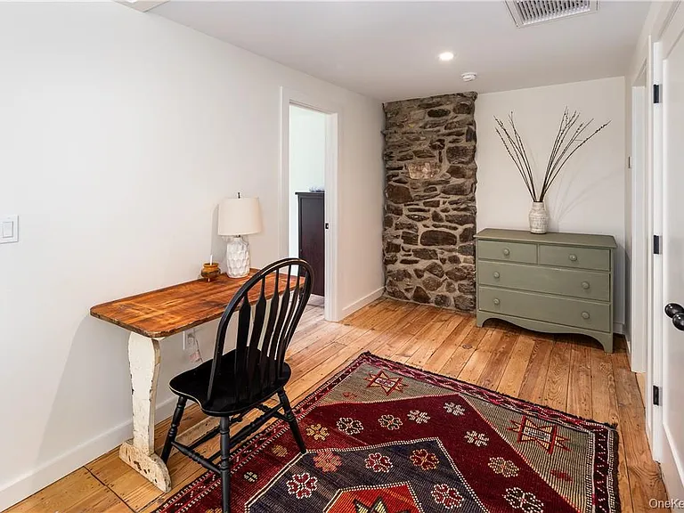 24 Cove Rd — Photo 17