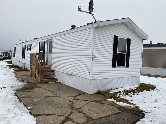 2nd image of 373 Allan St