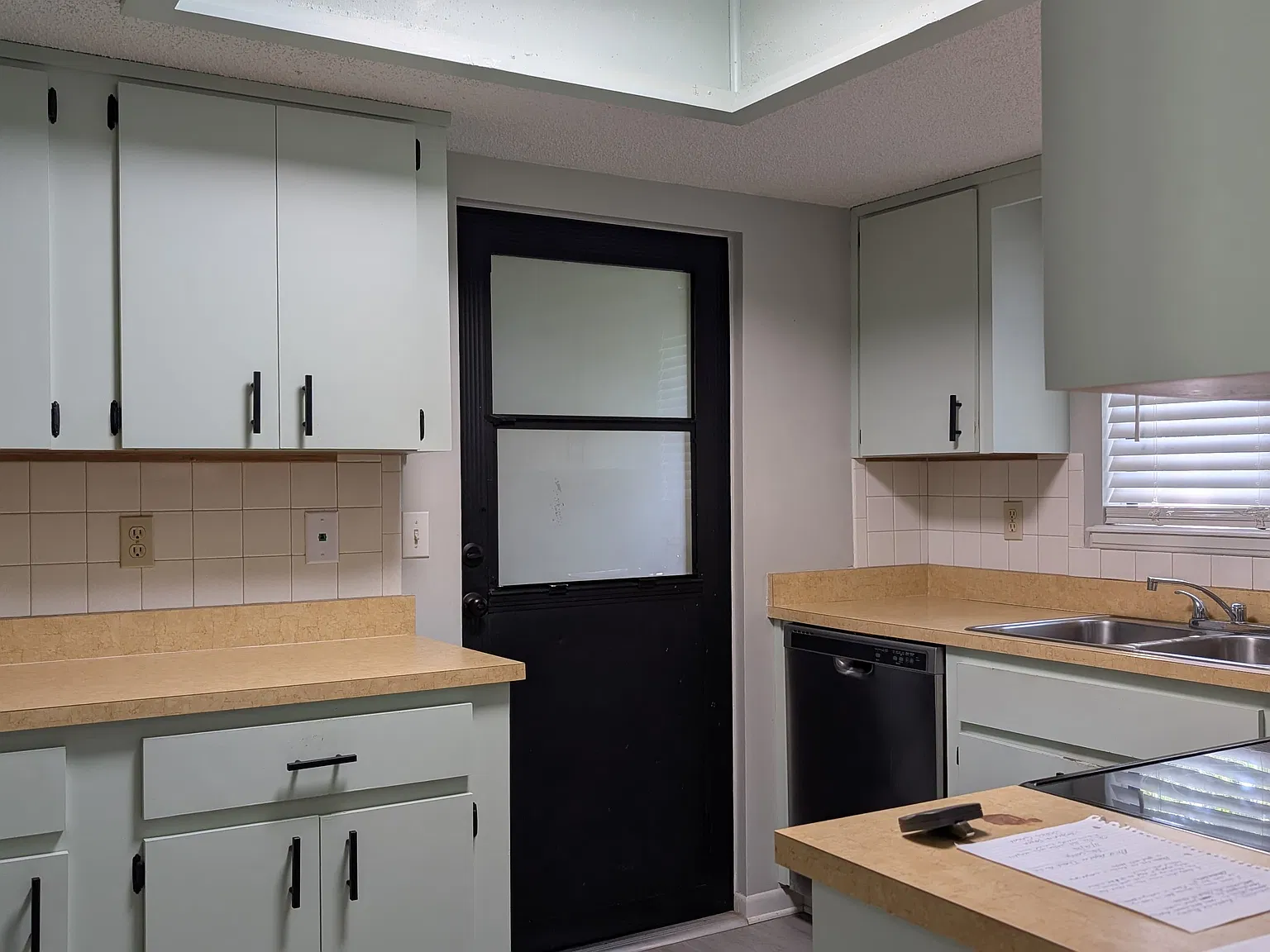 2 bed, 1040 sqft, $1,300 — Photo 4