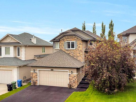 3rd image of 84 Sherwood Rise NW