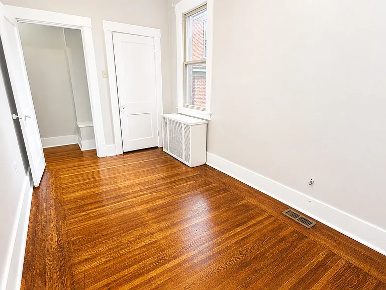 6606-6608 Dalzell Pl — Photo 11
