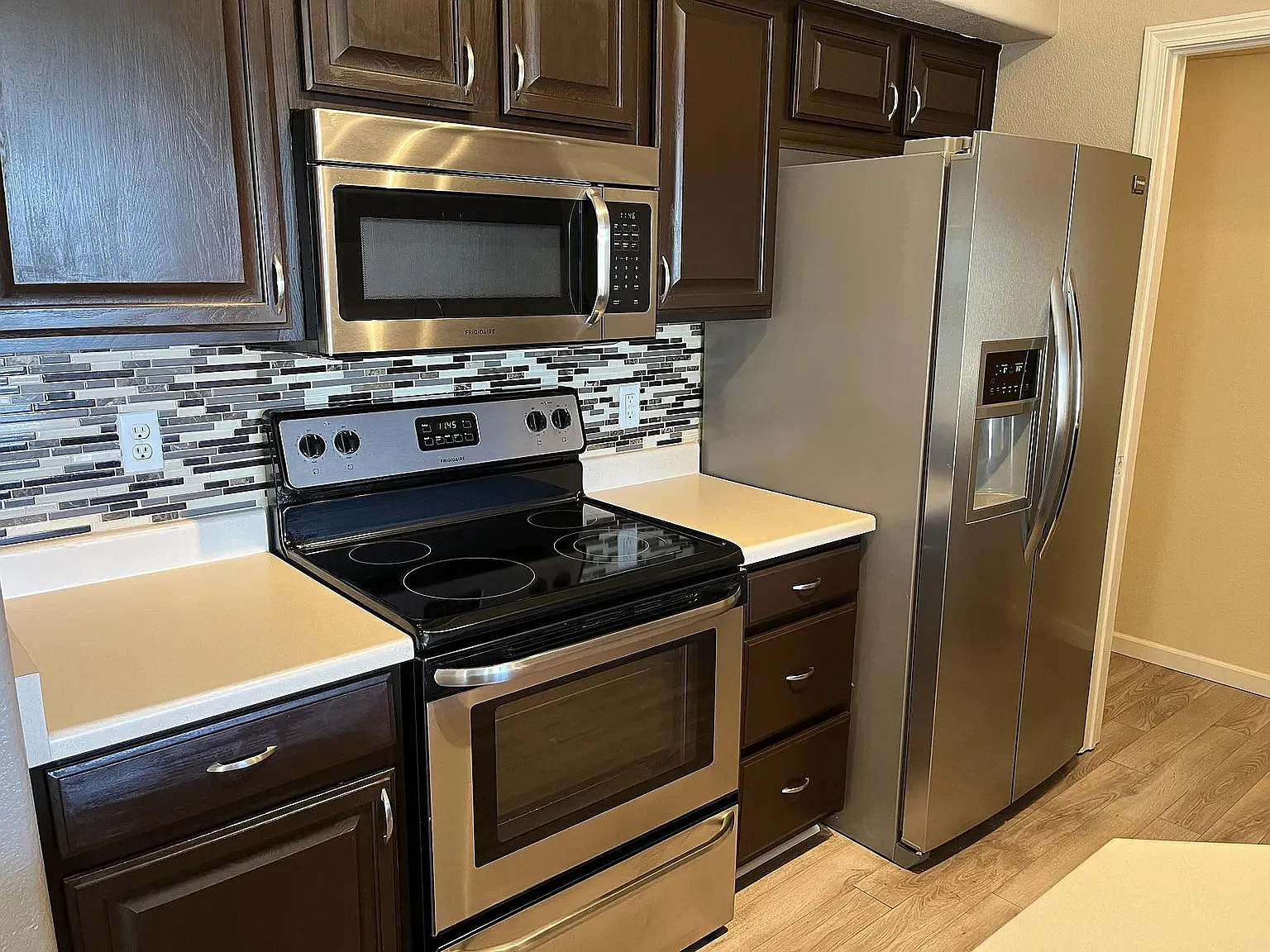 2 bed, 1.5 bath, 1103 sqft, $2,350 — Photo 3