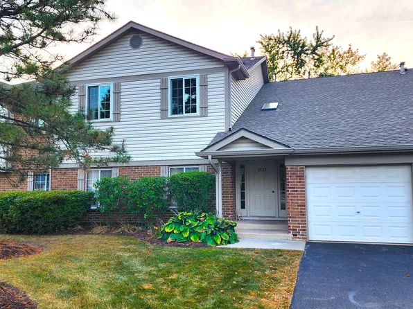1522 Commodore Ct, Schaumburg, IL